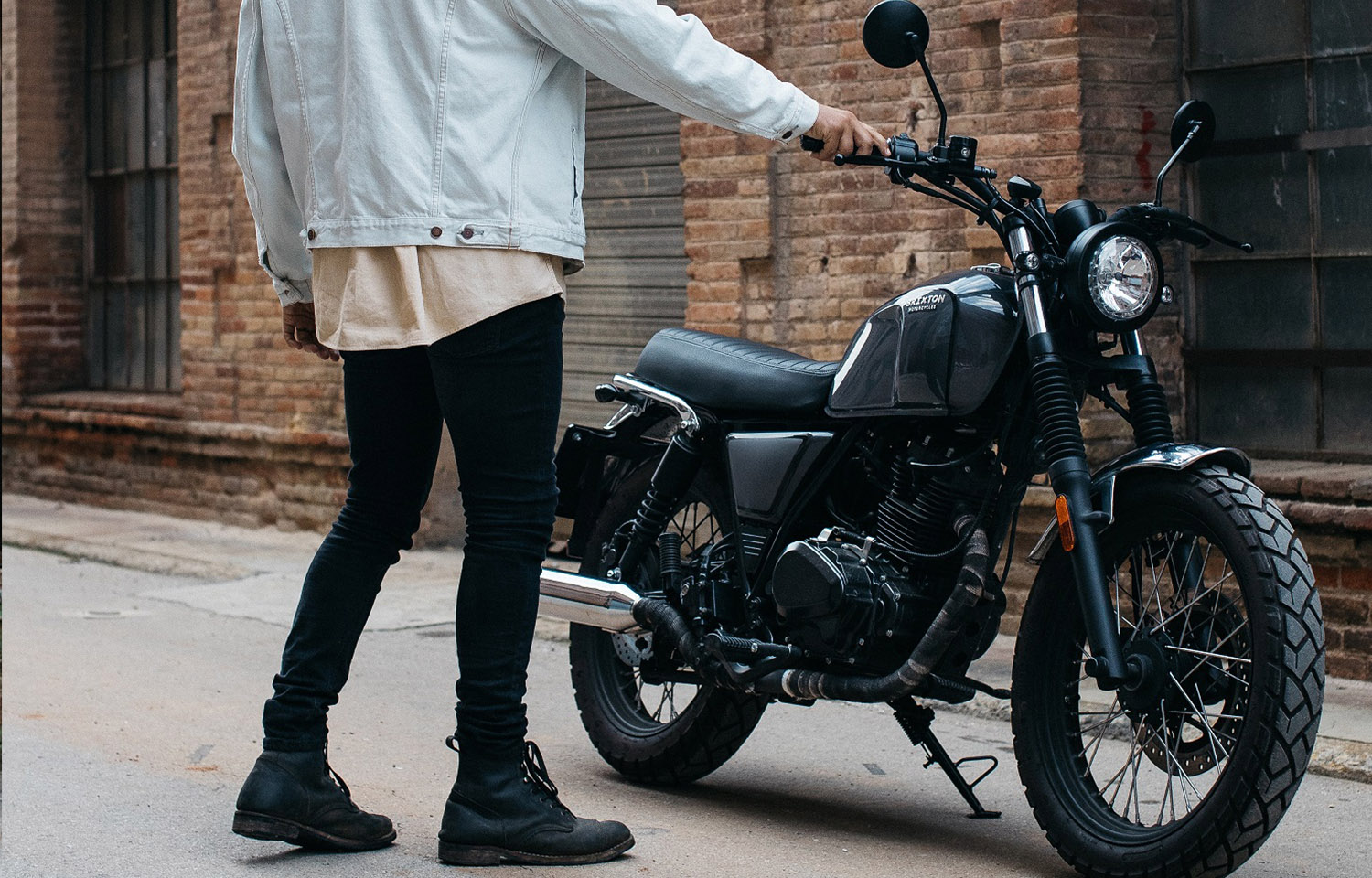 carollo-moto-sport-schio (vicenza)-moto/carollo motosport-vendita moto -scooter-bicielettriche-caschi-abbigliamento cross  strada-kawasaki-kymco-peugeot-velocity-askoll-BMC